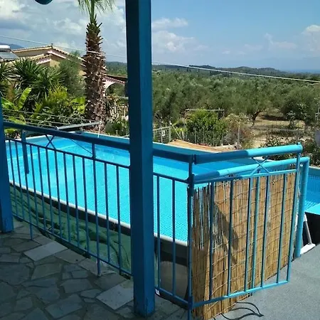 πέτρινο σπίτι με πισίνα Villa