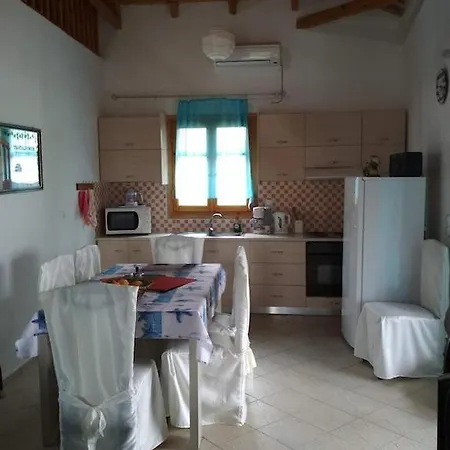 Villa πέτρινο σπίτι με πισίνα Falanthi